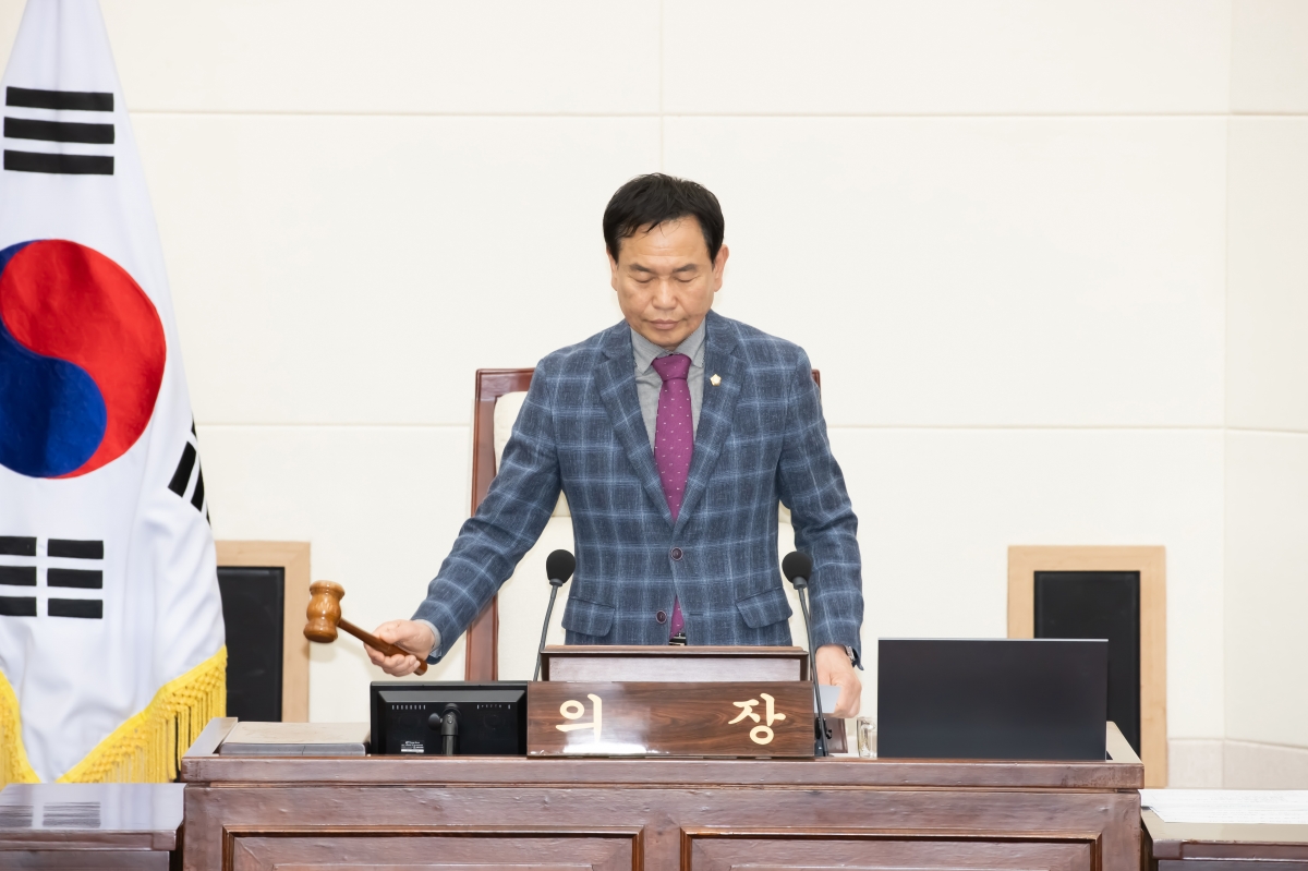 20250418-044[AMG_6712-제286회 임시회 제2차 본회의시 박교상 의장 회의주재.jpg