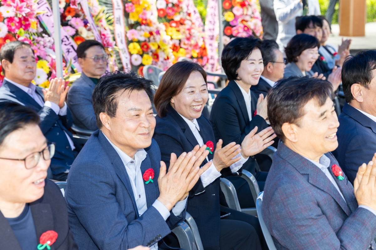 20250508-013[AMG_8940-1-대한민국 서포터즈 봉사단 어버이날 기념행사.JPG
