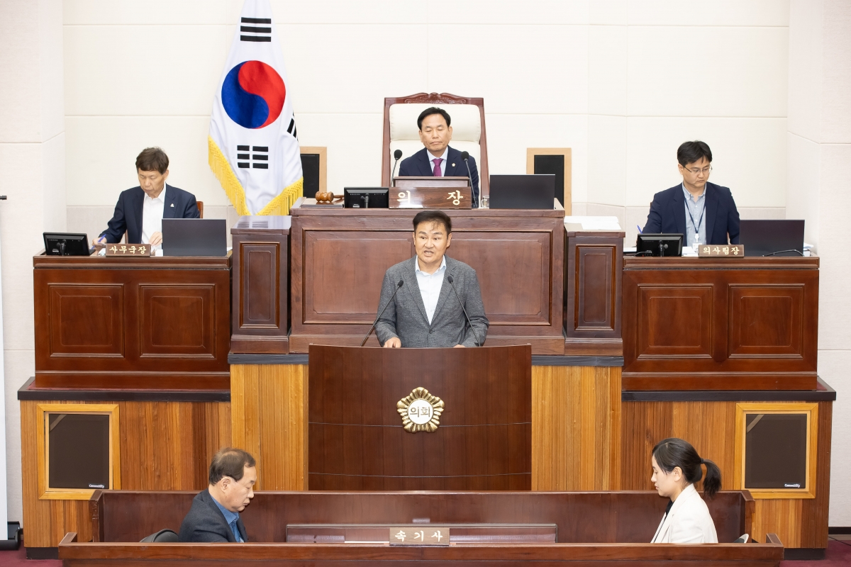 20250519-032[AMG_0044-제87회 임시회 제2차 본회의시 김재우 의원 의사진행 발언.jpg