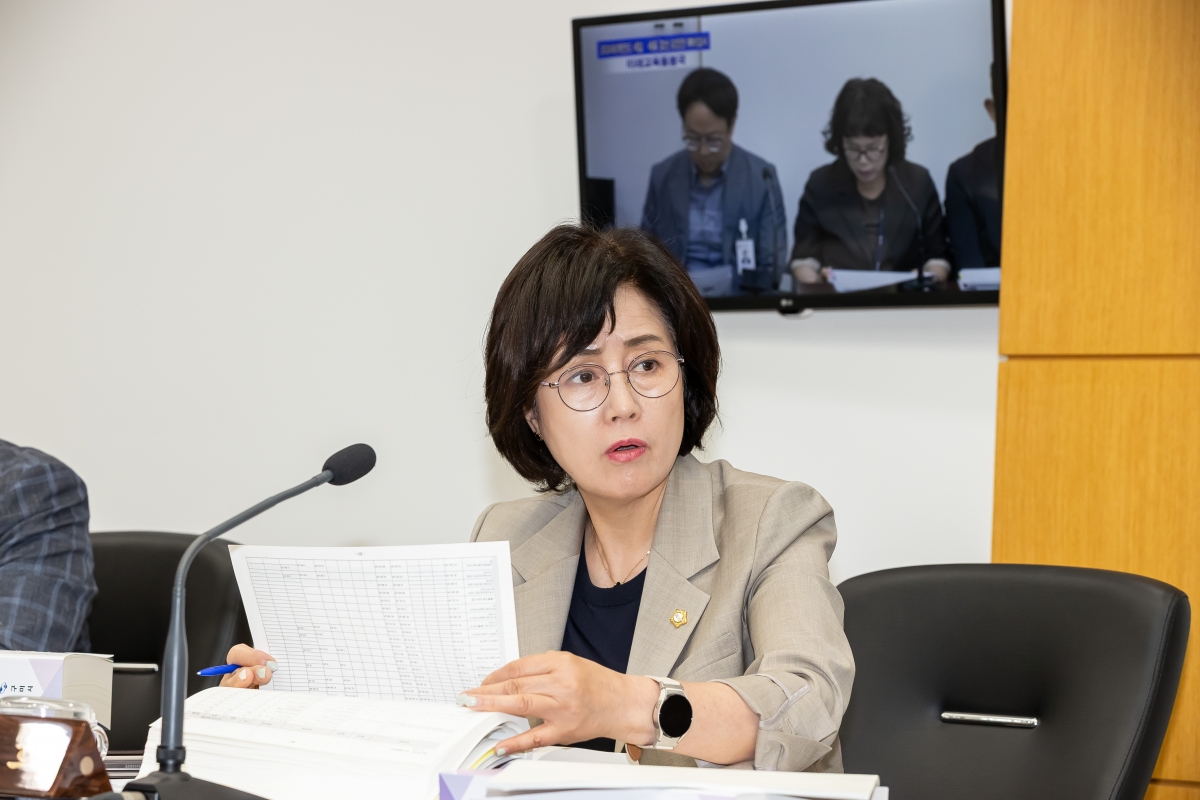 20250605-016[AMG_0924-제288회 제1차 정례회 기획행정위원회 소관 2024회계연도 세입·세출 결산 승인안 예비심사활동.jpg