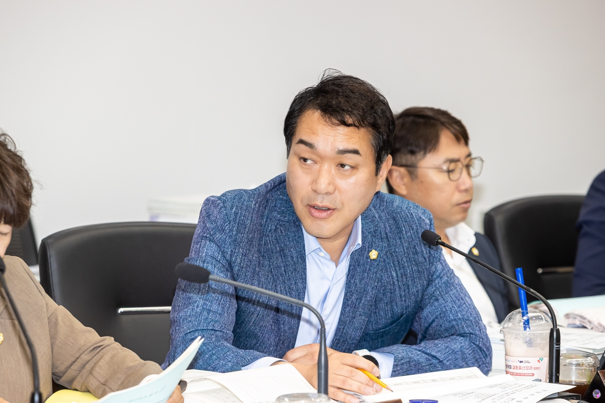 20250610-053[AMG_1378-제288회 제1차 정례회 예산결산특별위원회 2024회계연도 세입세출결산승인안 심사활동.jpg