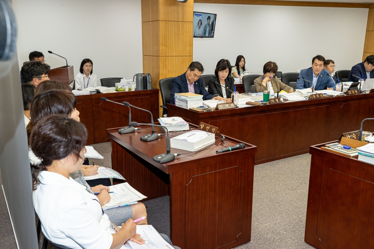 20250610-054[AMG_1382-제288회 제1차 정례회 예산결산특별위원회 2024회계연도 세입세출결산승인안 심사활동.jpg