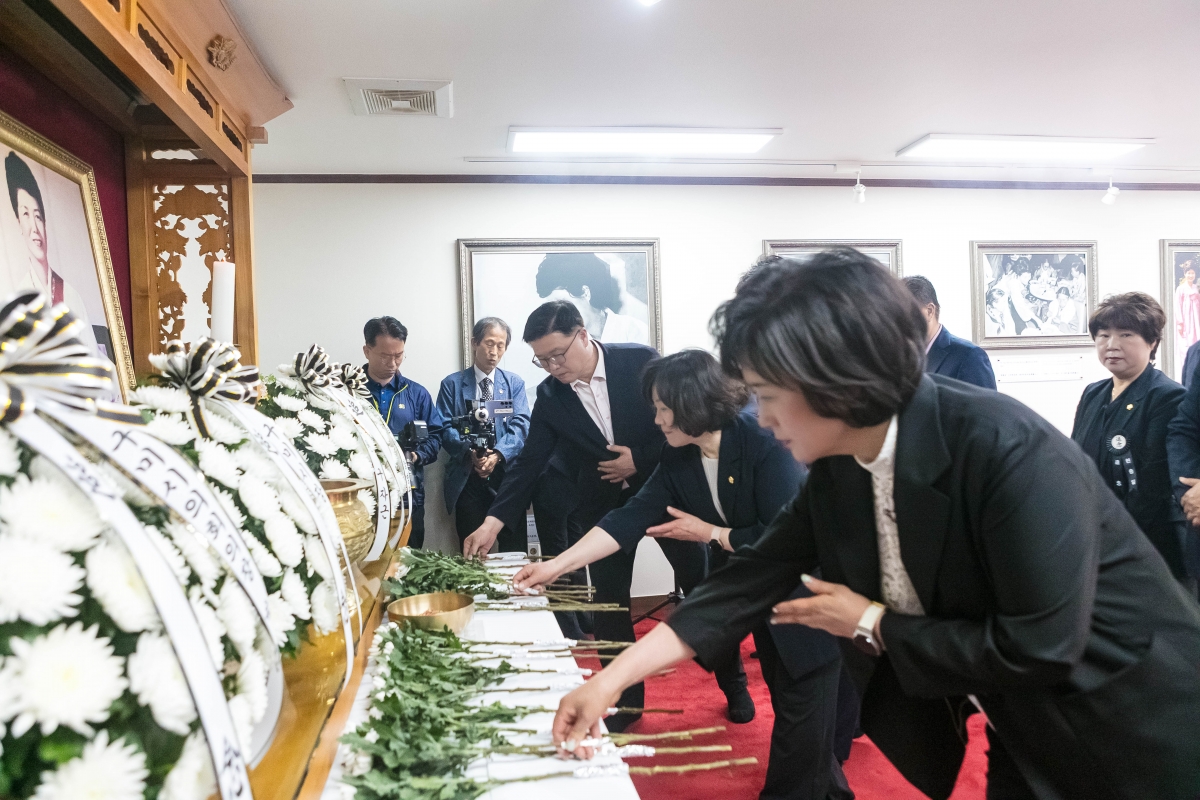 20250606-085[IMG_9652-제70회 현충일 박정희 대통령 생가 참배.jpg