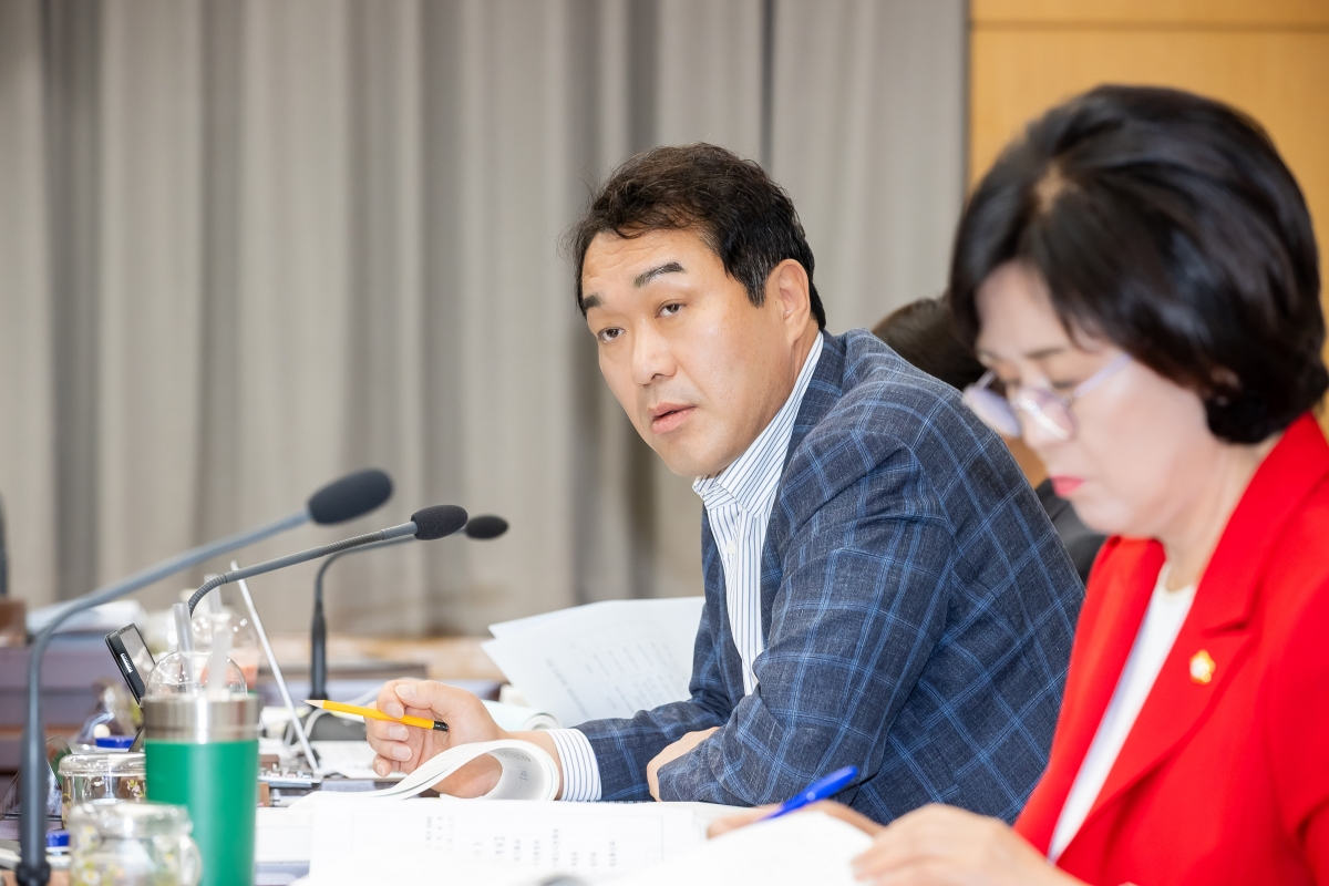 20250612-037[AMG_1746-제288회 제1차 정례회 기획행정위원회 소관 2025년도 행정사무감사 활동.jpg