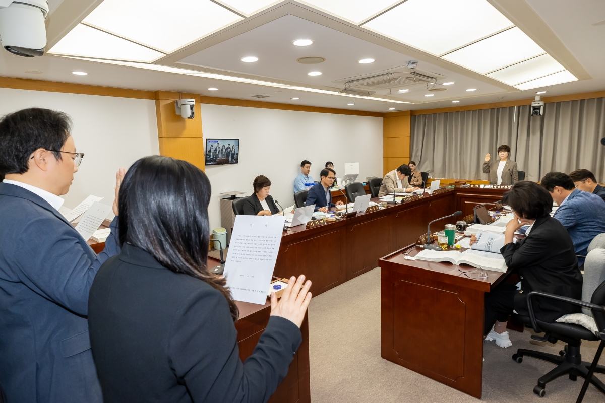 20250613-008[AMG_1833-제288회 제1차 정례회 기획행정위원회 소관 2025년도 행정사무감사 활동.jpg