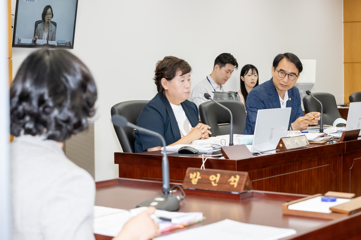 20250612-023[AMG_1563-제288회 제1차 정례회 기획행정위원회 소관 2025년도 행정사무감사 활동.jpg