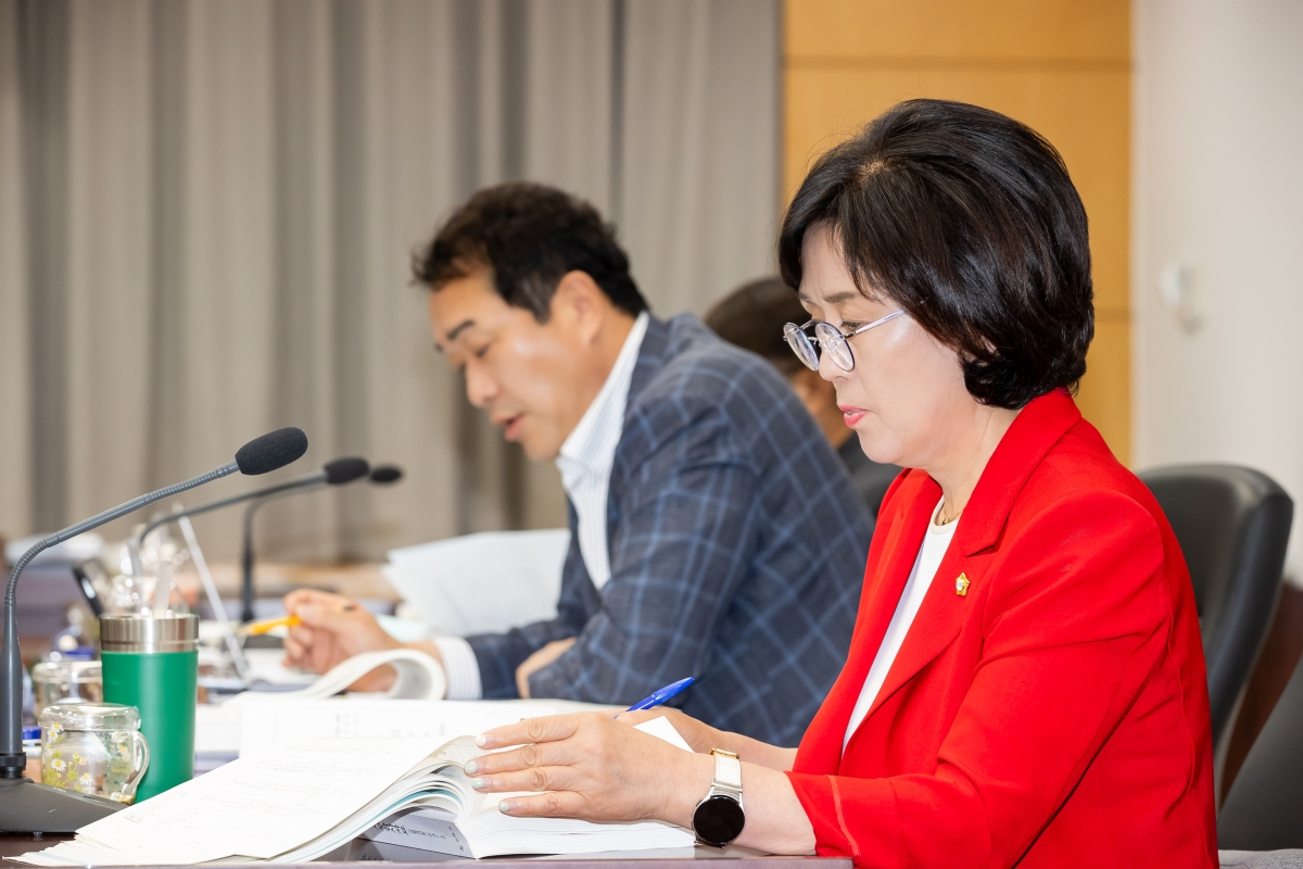 20250612-036[AMG_1745-제288회 제1차 정례회 기획행정위원회 소관 2025년도 행정사무감사 활동.jpg