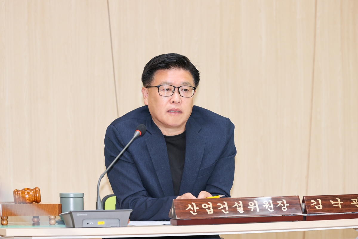 20250617-006[AMG_2287-1-제288회 제1차 정례회 산업건설위원회 선산출장소 2025년도 행정사무감사 활동.JPG