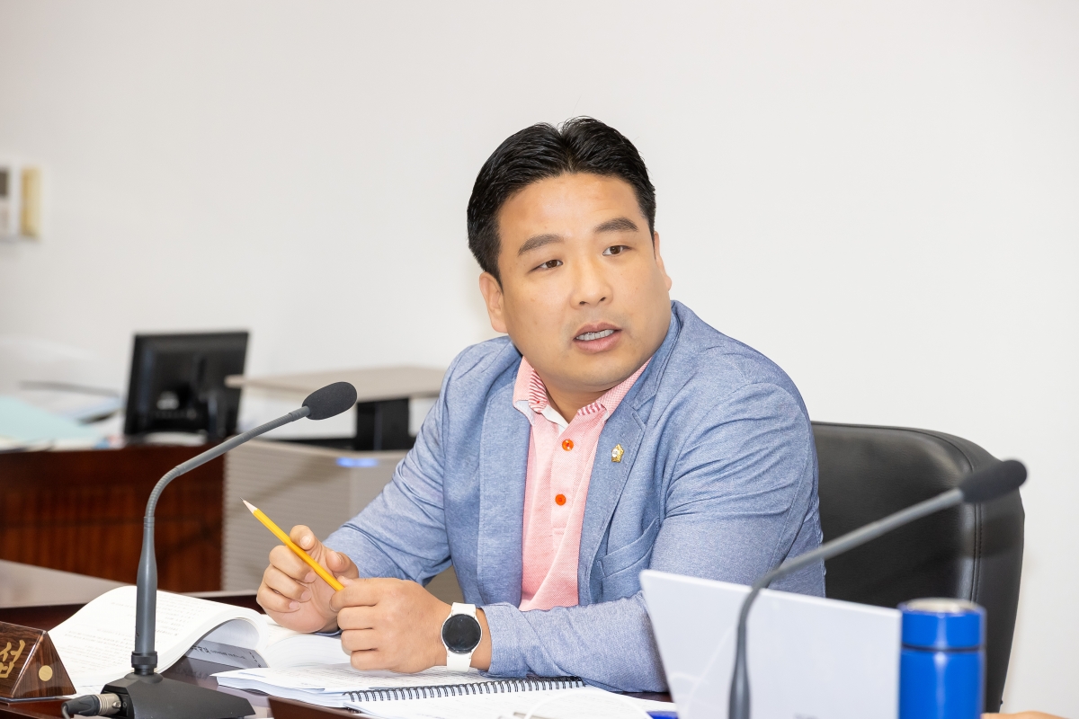 20250612-067[AMG_1726-제288회 제1차 정례회 산업건설위원회 소관 2025년도 행정사무감사 활동.jpg