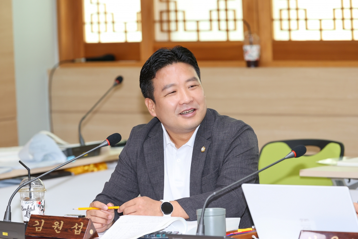 20250617-027[AMG_2412-1-제288회 제1차 정례회 산업건설위원회 선산출장소 2025년도 행정사무감사 활동.JPG