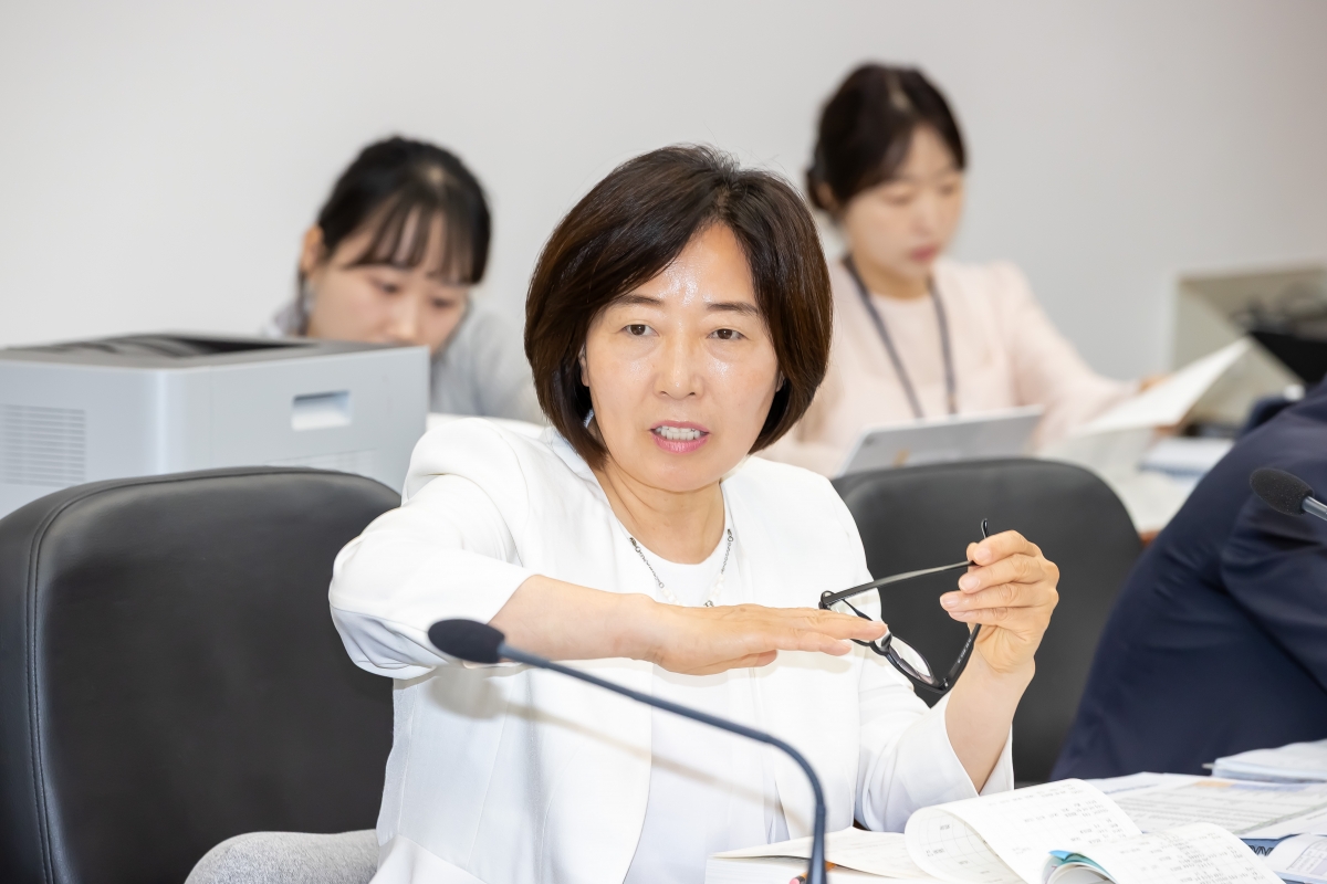 20250612-055[AMG_1589-제288회 제1차 정례회 산업건설위원회 소관 2025년도 행정사무감사 활동.jpg