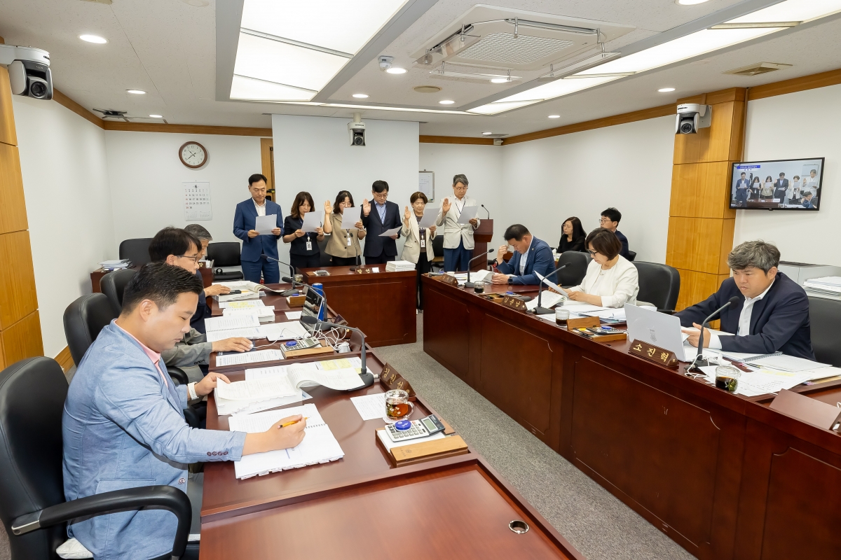 20250612-049[AMG_1499-제288회 제1차 정례회 산업건설위원회 소관 2025년도 행정사무감사 활동.jpg