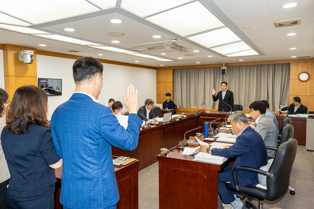20250612-045[AMG_1487-제288회 제1차 정례회 산업건설위원회 소관 2025년도 행정사무감사 활동.jpg