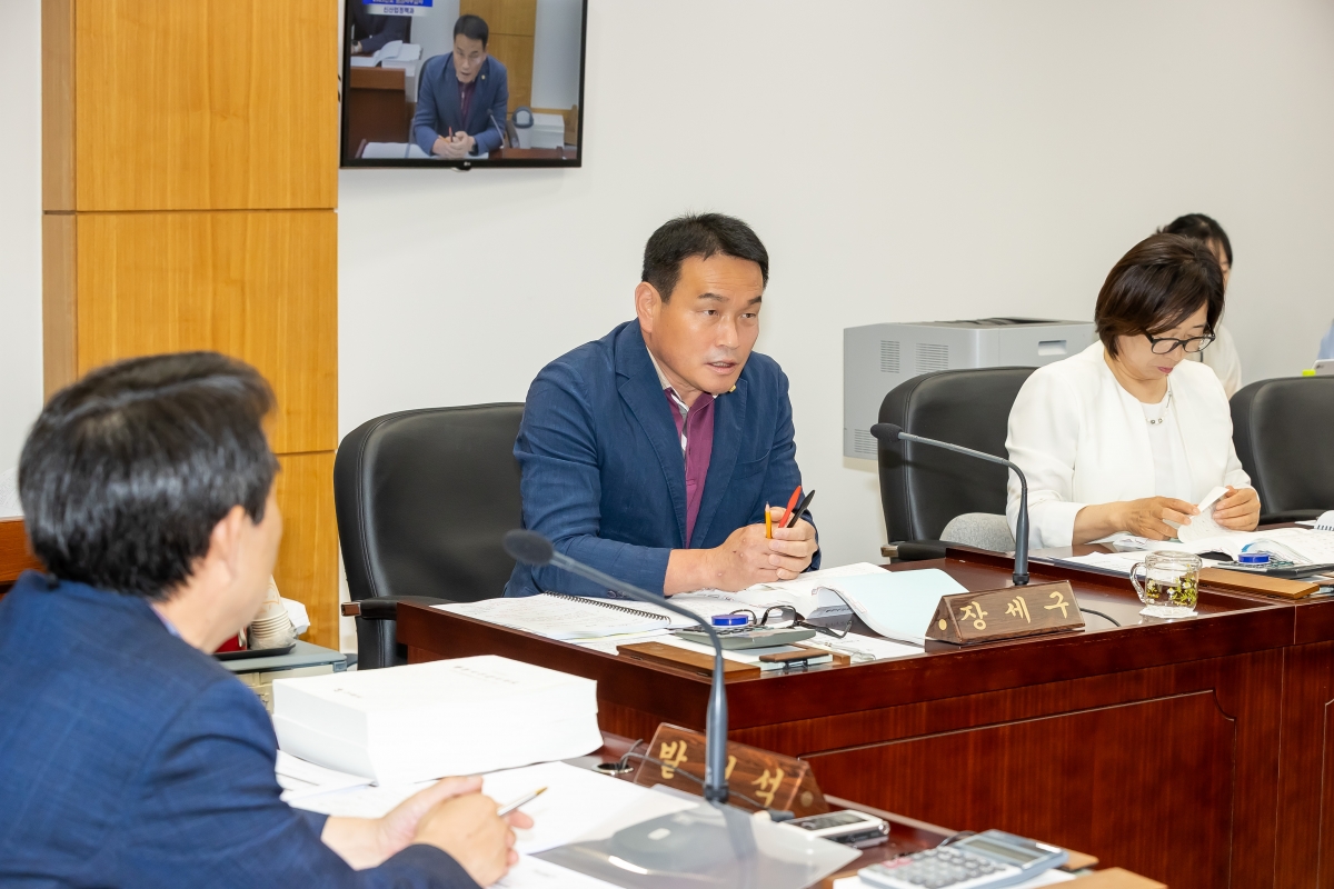 20250613-017[AMG_1877-제288회 제1차 정례회 산업건설위원회 소관 2025년도 행정사무감사 활동.jpg