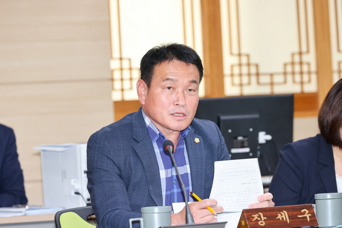 20250617-029[AMG_2421-1-제288회 제1차 정례회 산업건설위원회 선산출장소 2025년도 행정사무감사 활동.JPG