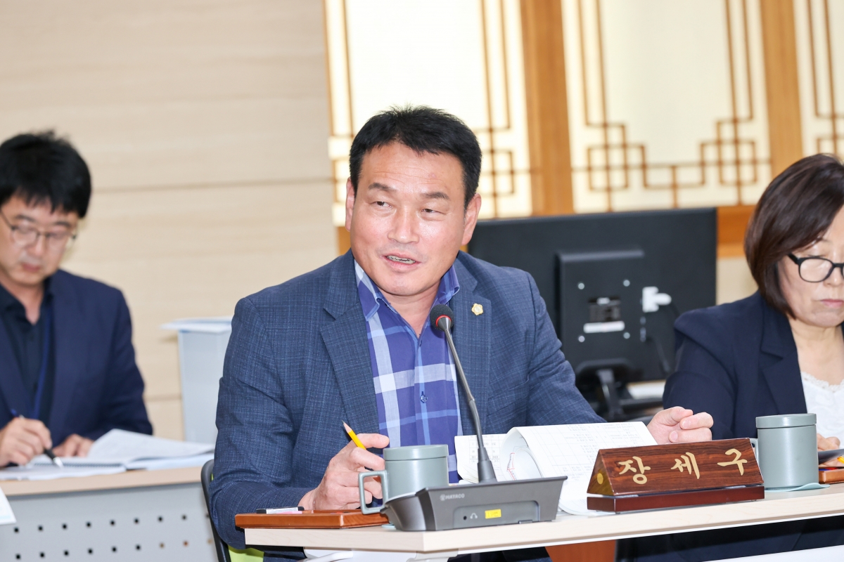 20250617-031[AMG_2439-1-제288회 제1차 정례회 산업건설위원회 선산출장소 2025년도 행정사무감사 활동.JPG