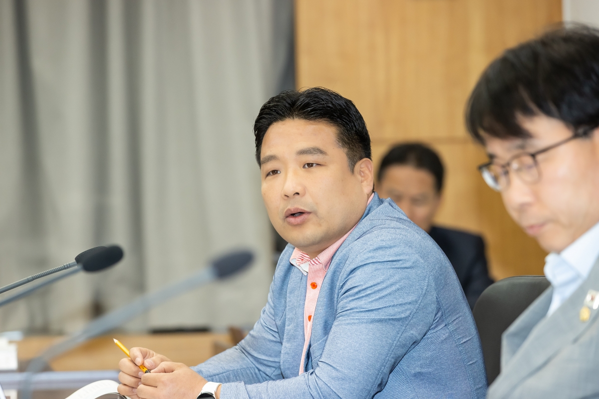 20250612-069[AMG_1732-제288회 제1차 정례회 산업건설위원회 소관 2025년도 행정사무감사 활동.jpg