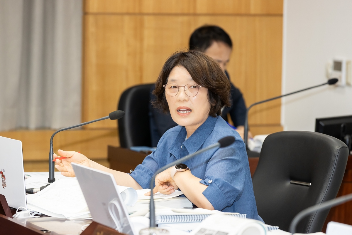 20250613-019[AMG_1865-제288회 제1차 정례회 문화환경위원회 소관 2025년도 행정사무감사 활동.jpg