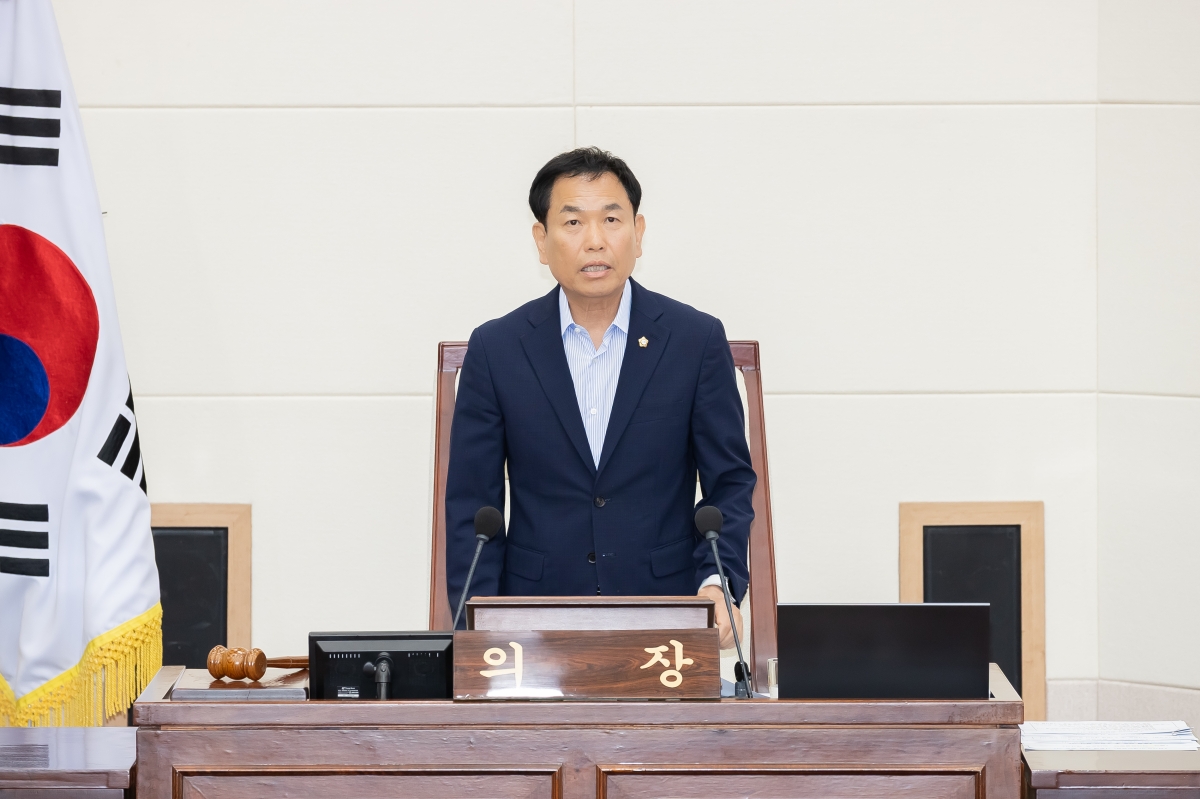 20250623-002[AMG_2944-제288회 제1차 정례회 제2차 본회의시 박교상 의장 회의주재.jpg