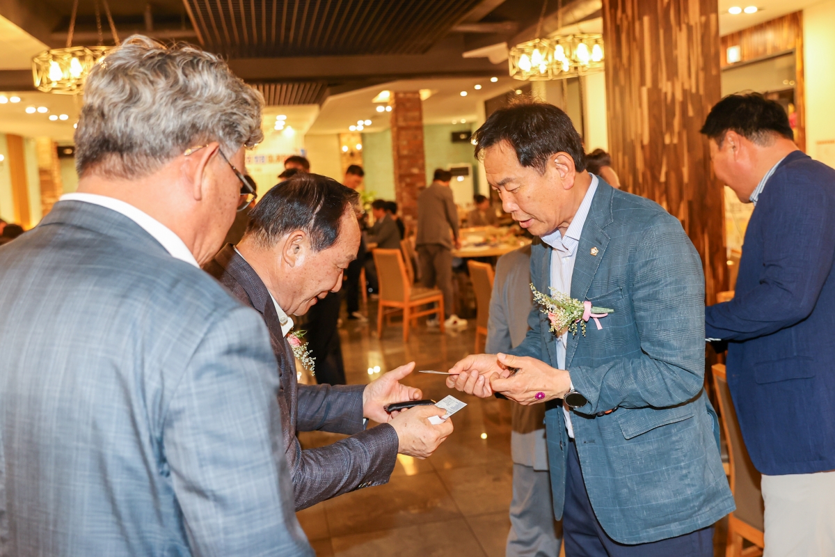 20250618-003[AMG_2569-1-대한전문건설인협회 구미시협의회장 이·취임식.JPG