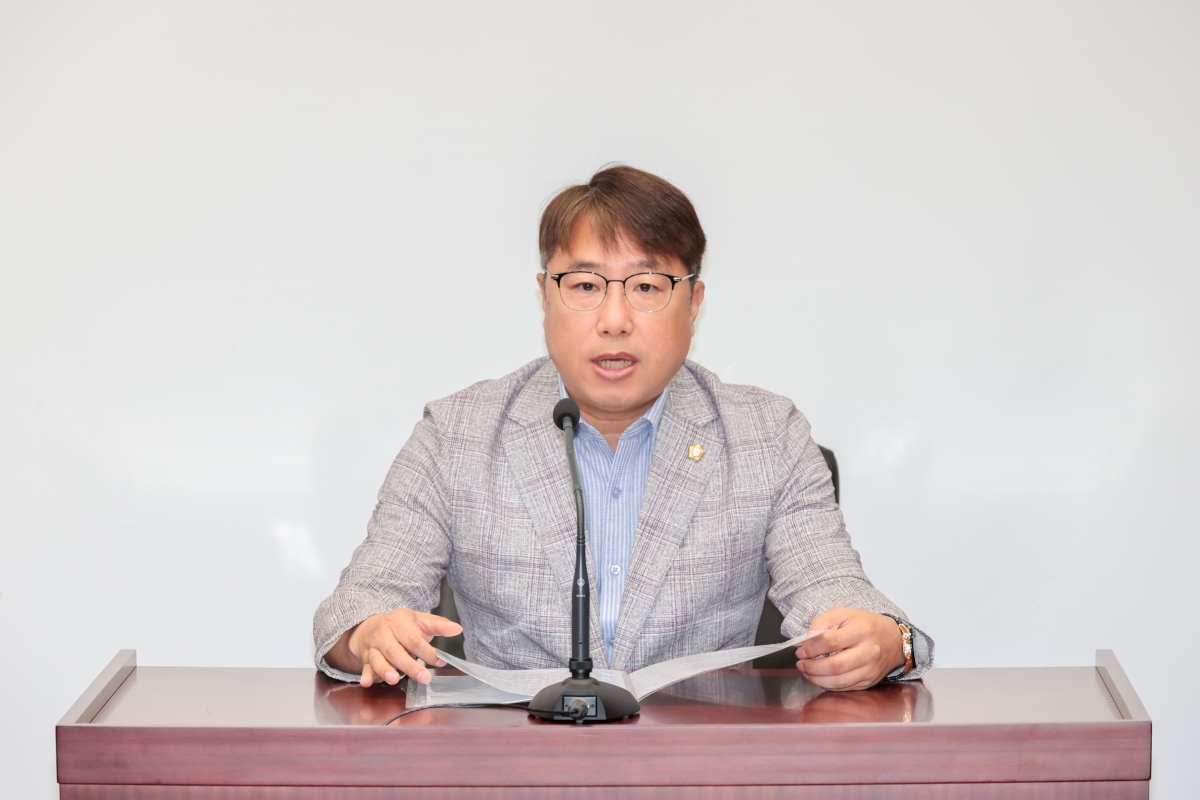 20250707-006[AMG_3759-1-폐회중 의회운영위원회 활동.JPG