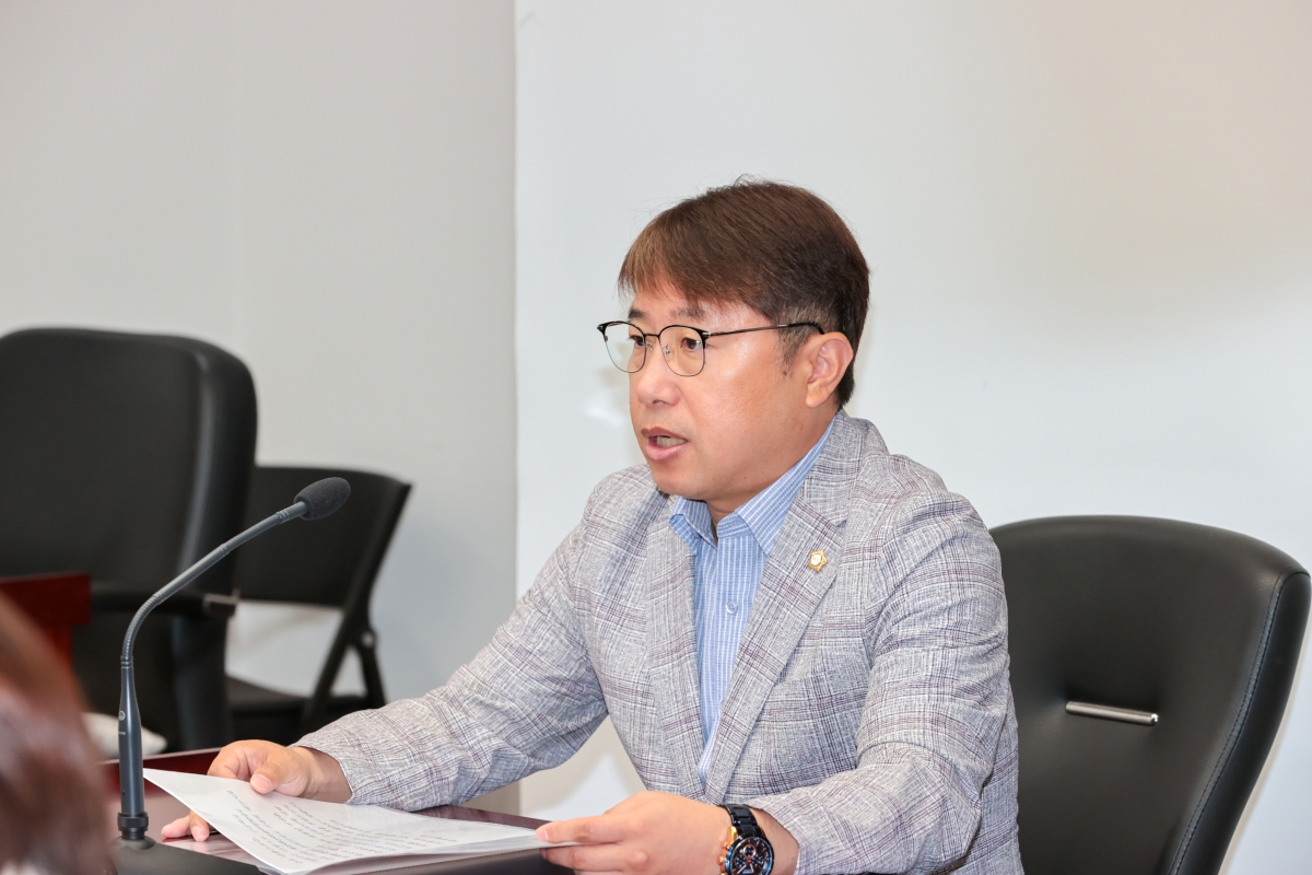 20250707-007[AMG_3761-1-폐회중 의회운영위원회 활동.JPG