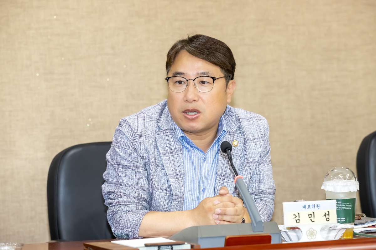 20250708-060[AMG_3929-의원연구단체_구미시 각종 위원회 실태 분석 연구회_간담회.jpg