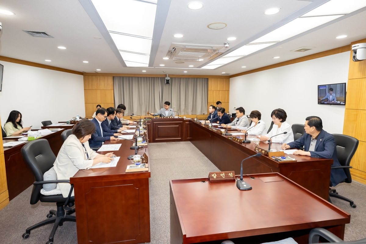 20250715-033[AMG_4197-제289회 임시회시 제1차 예산결산특별위원회 활동.jpg