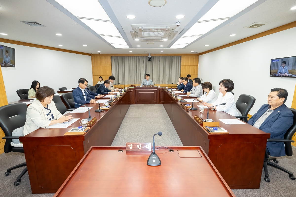 20250715-032[AMG_4193-제289회 임시회시 제1차 예산결산특별위원회 활동.jpg