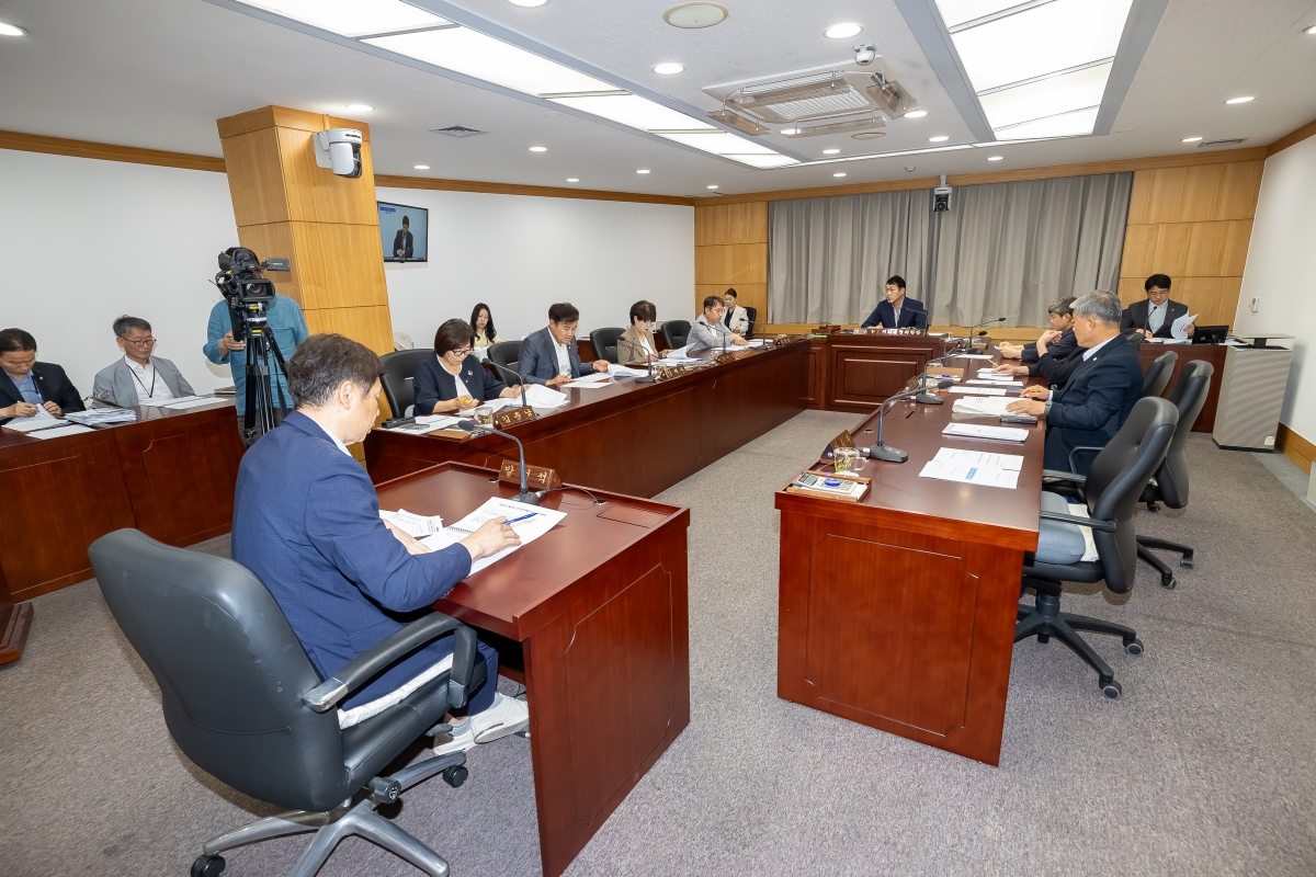 20250716-010[AMG_4270-제289회 임시회 의회운영위원회 조례안 및 2025년도 제1회 추가경정예산안 및 기금운용계획변경안 예비심사활동.jpg