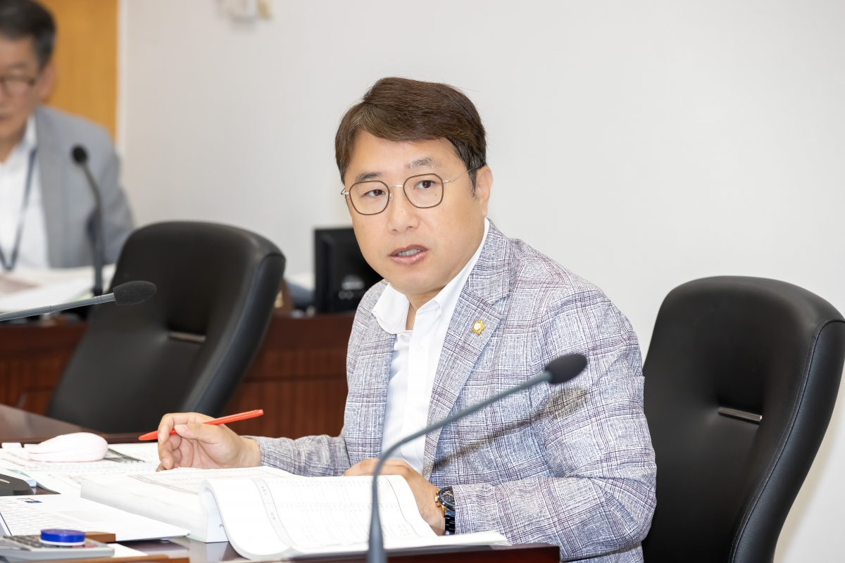 20250717-004[AMG_4515-제289회 임시회 기획행정원회 2025년도 제1회 추가경정예산안 및 기금운용계획변경안 예비심사활동.jpg