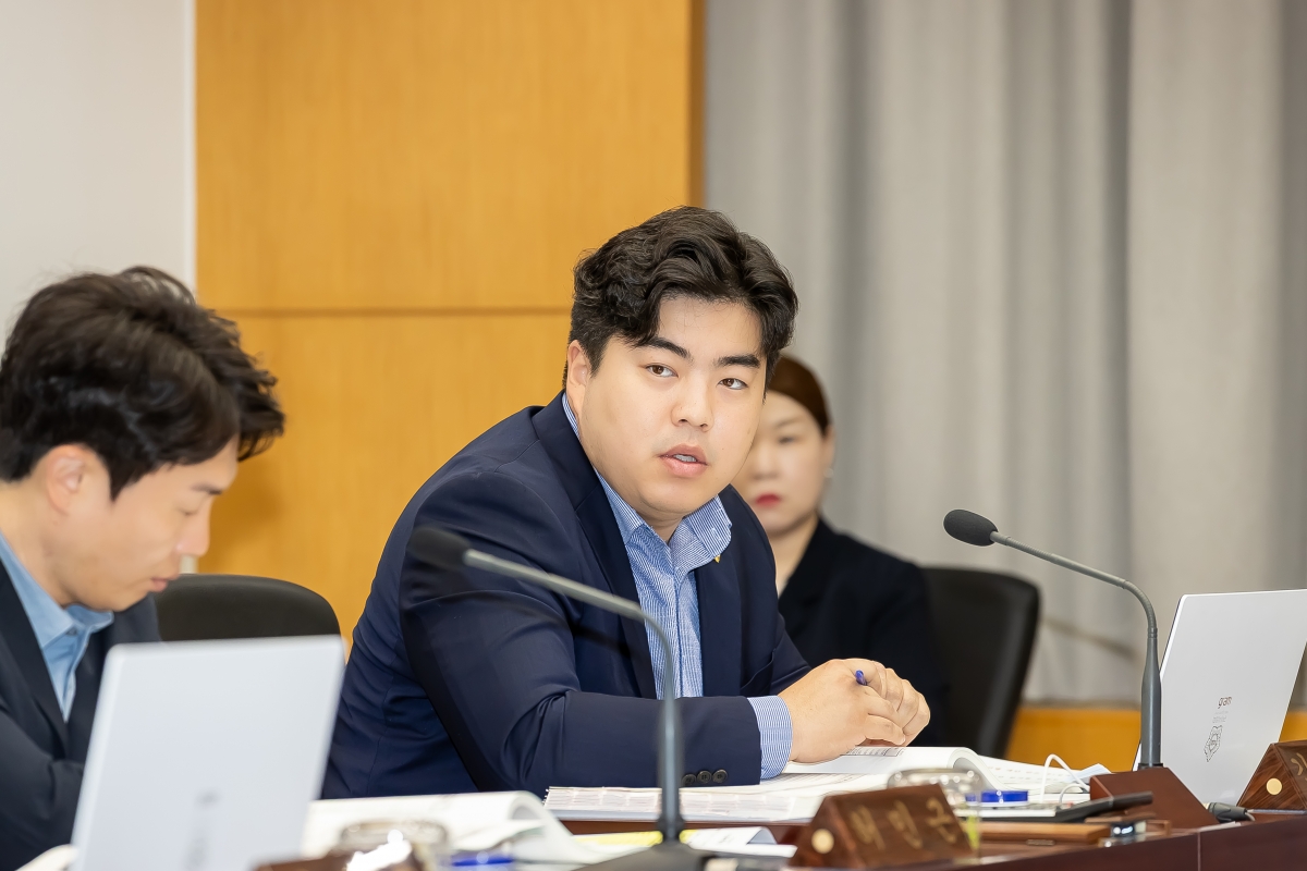 20250717-003[AMG_4513-제289회 임시회 기획행정원회 2025년도 제1회 추가경정예산안 및 기금운용계획변경안 예비심사활동.jpg