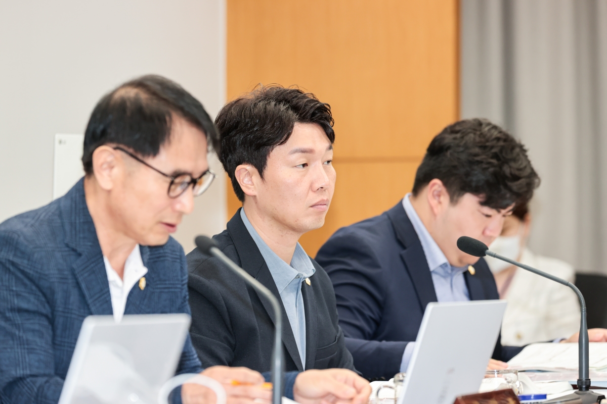 20250718-004[AMG_4537-1-제289회 임시회 기획행정원회 2025년도 제1회 추가경정예산안 및 기금운용계획변경안 예비심사활동.JPG