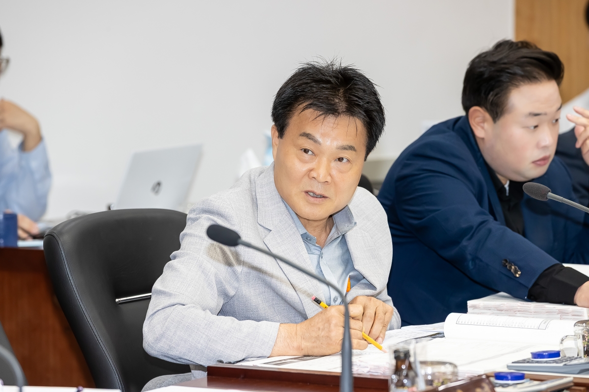 20250721-005[AMG_4658-제289회 임시회 예산결산특별위원회 2025년도 제1회 추가경정예산안 및 기금운용계획변경안 심사활동.jpg