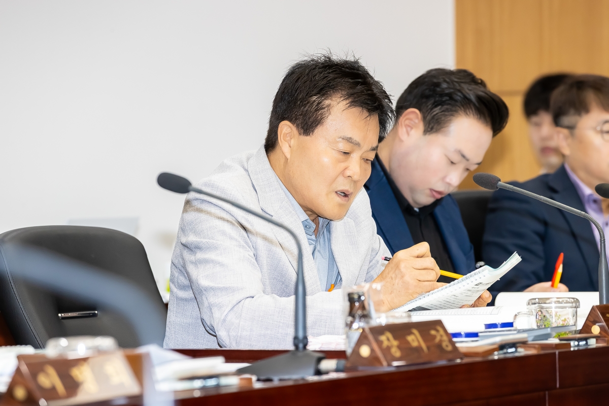 20250721-006[AMG_4659-제289회 임시회 예산결산특별위원회 2025년도 제1회 추가경정예산안 및 기금운용계획변경안 심사활동.jpg