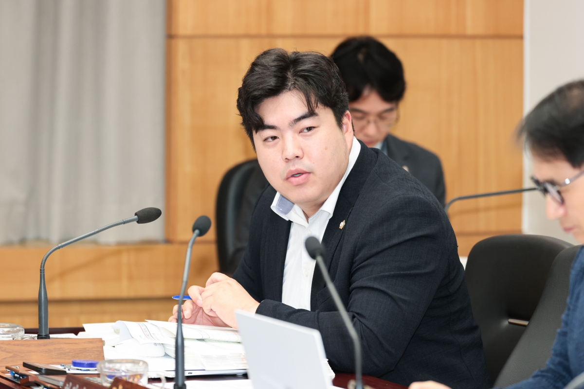 20250722-001[AMG_4796-1-제289회 임시회 예산결산특별위원회 2025년도 제1회 추가경정예산안 및 기금운용계획변경안 심사활동.JPG