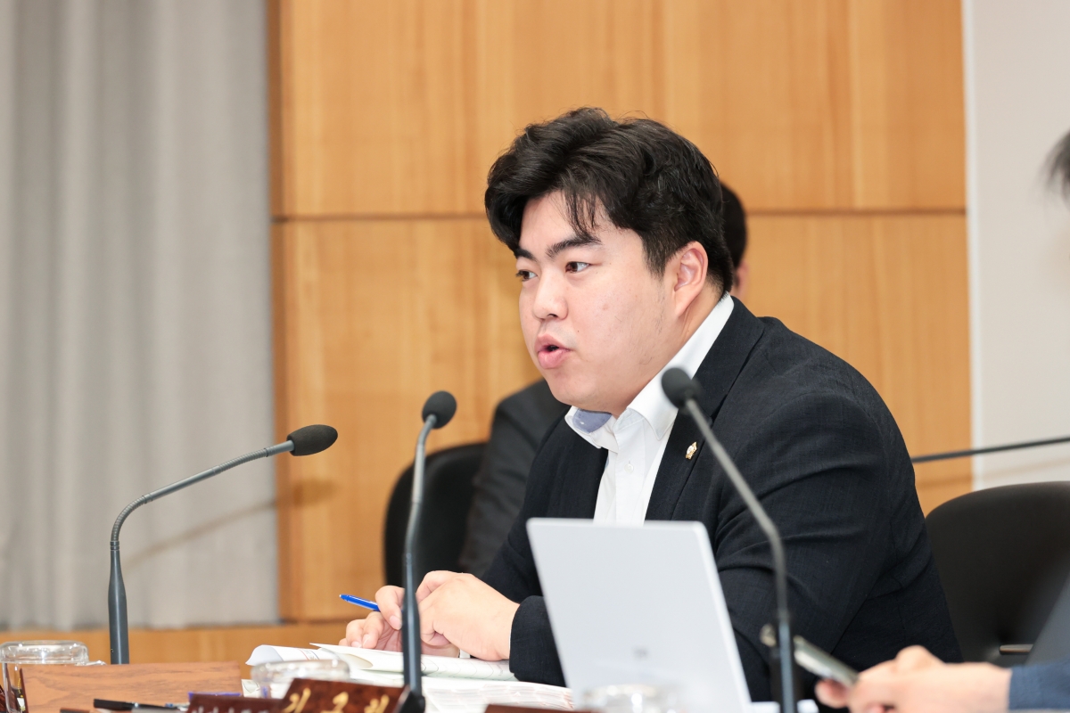 20250722-002[AMG_4797-1-제289회 임시회 예산결산특별위원회 2025년도 제1회 추가경정예산안 및 기금운용계획변경안 심사활동.JPG