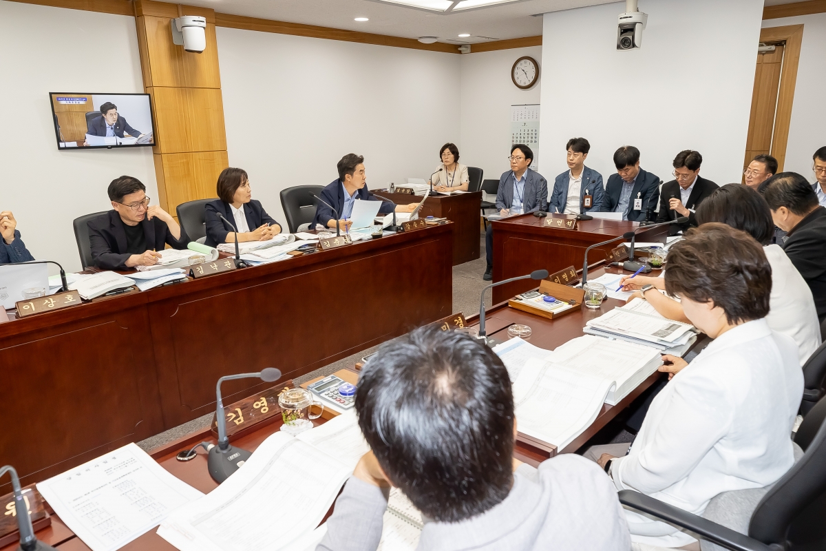 20250721-015[AMG_4687-제289회 임시회 예산결산특별위원회 2025년도 제1회 추가경정예산안 및 기금운용계획변경안 심사활동.jpg