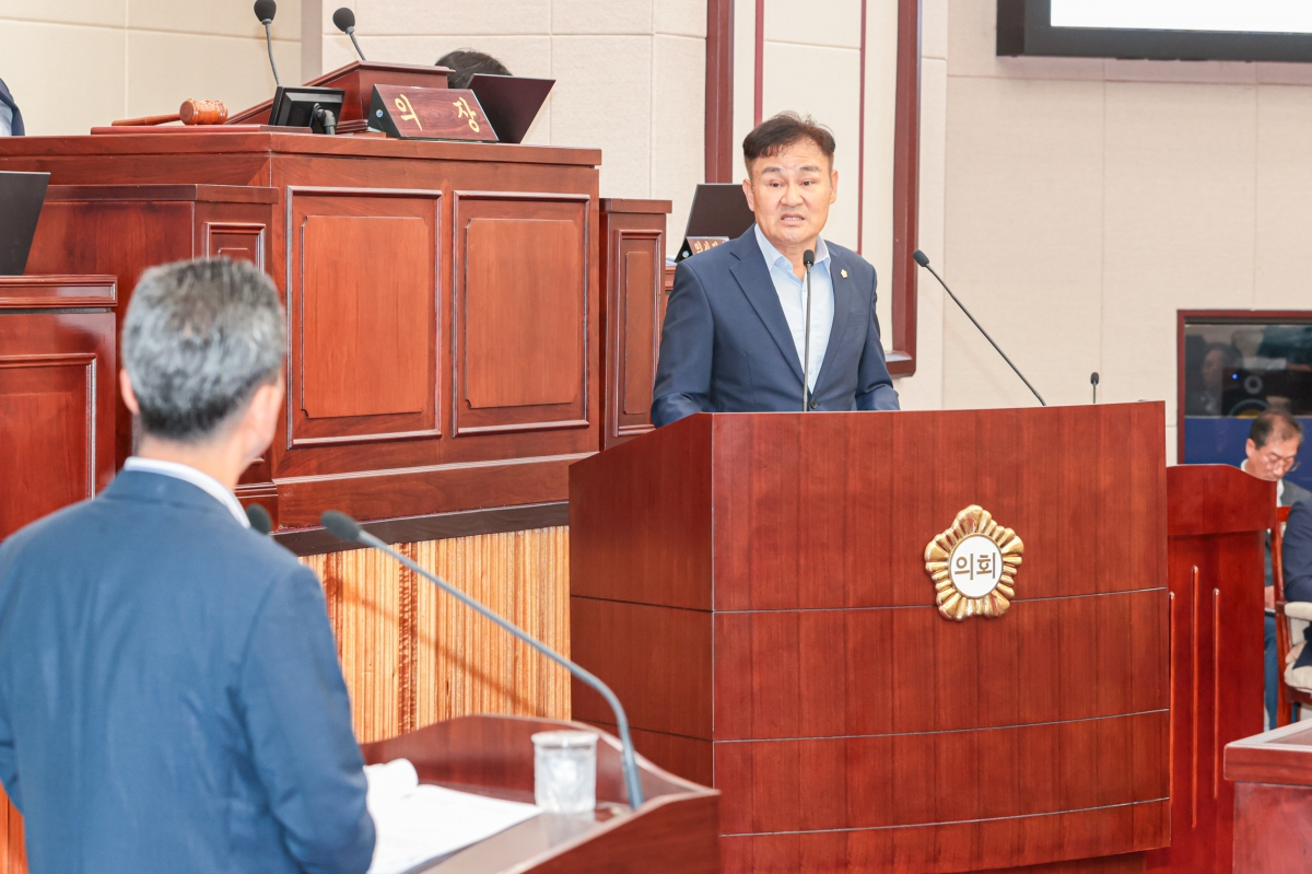 20250724-041[AMG_4905-1-제289회 임시회 제2차 본회의시 김재우 의원 시정질문.JPG