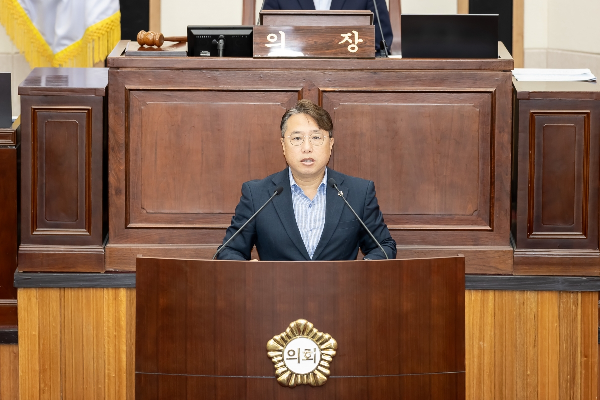 20250724-045[AMG_4919-제289회 임시회 제2차 본회의시 김민성 의회운영위원회 간사 구미 현안 해결을 위한 특별위원회 구성결의안 제안설명.jpg