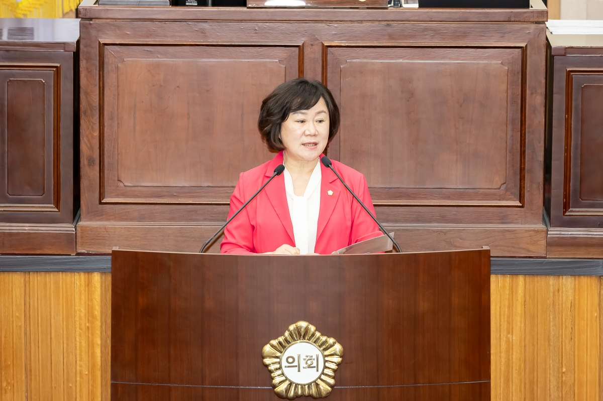 20250724-065[AMG_4977-제289회 임시회 제2차  본회의시 이정희 문화환경위원회 간사 상임위원회 활동결과보고.jpg