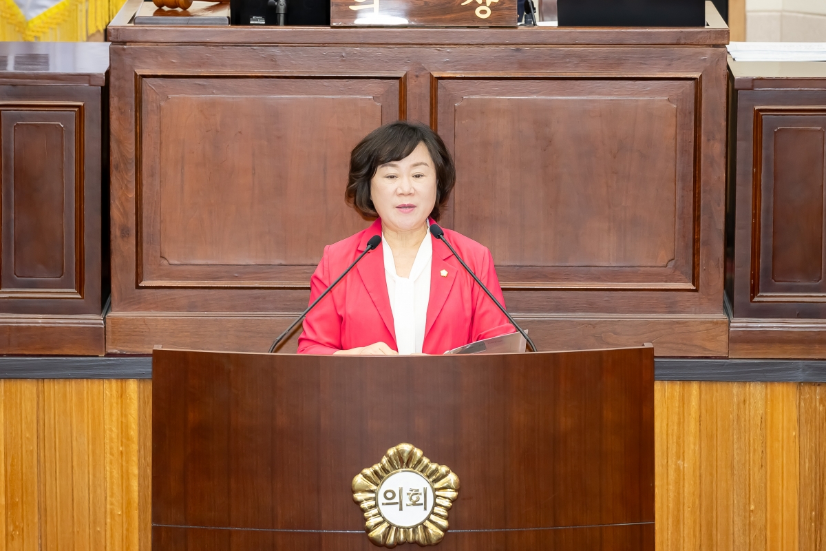 20250724-066[AMG_4978-제289회 임시회 제2차  본회의시 이정희 문화환경위원회 간사 상임위원회 활동결과보고.jpg