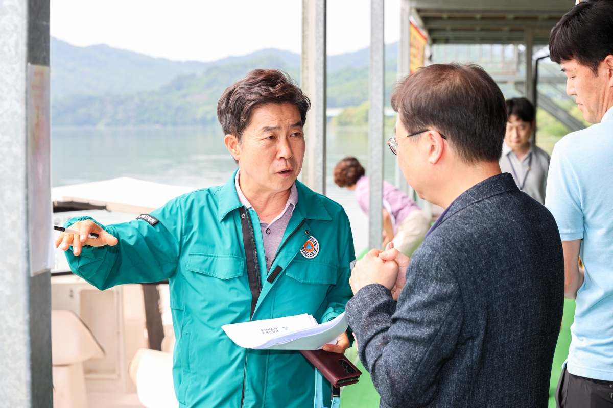 20250811-017[AMG_5605-1-폐회중 문화환경위원회 경북수상레저클럽 현장 방문활동.JPG