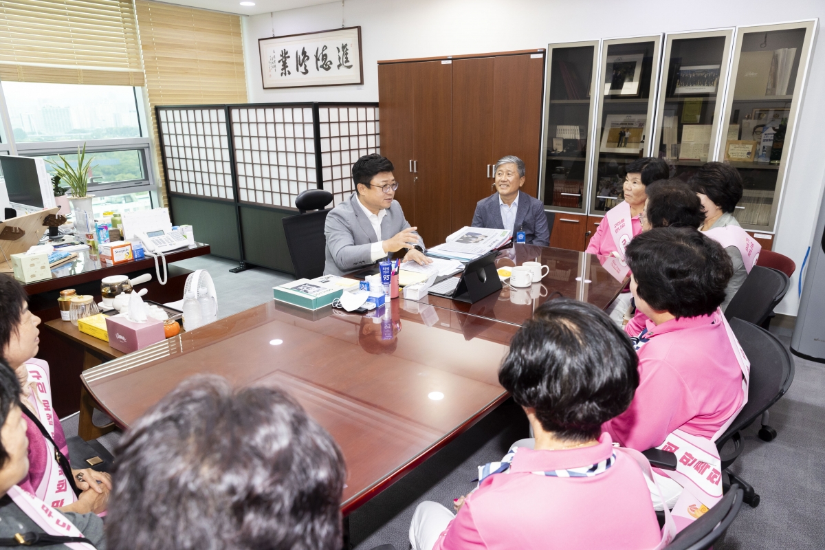 20250909-003[AMG_6831-1-구미 로컬푸드 국회 판촉전.jpg