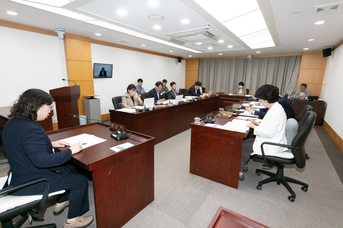 20250911-048[IMG_1644-제290회 임시회시 기획행정위원회 조례안 등 심사활동.jpg