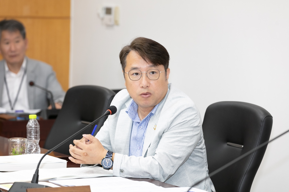 20250911-035[IMG_1615-제290회 임시회시 기획행정위원회 조례안 등 심사활동.jpg