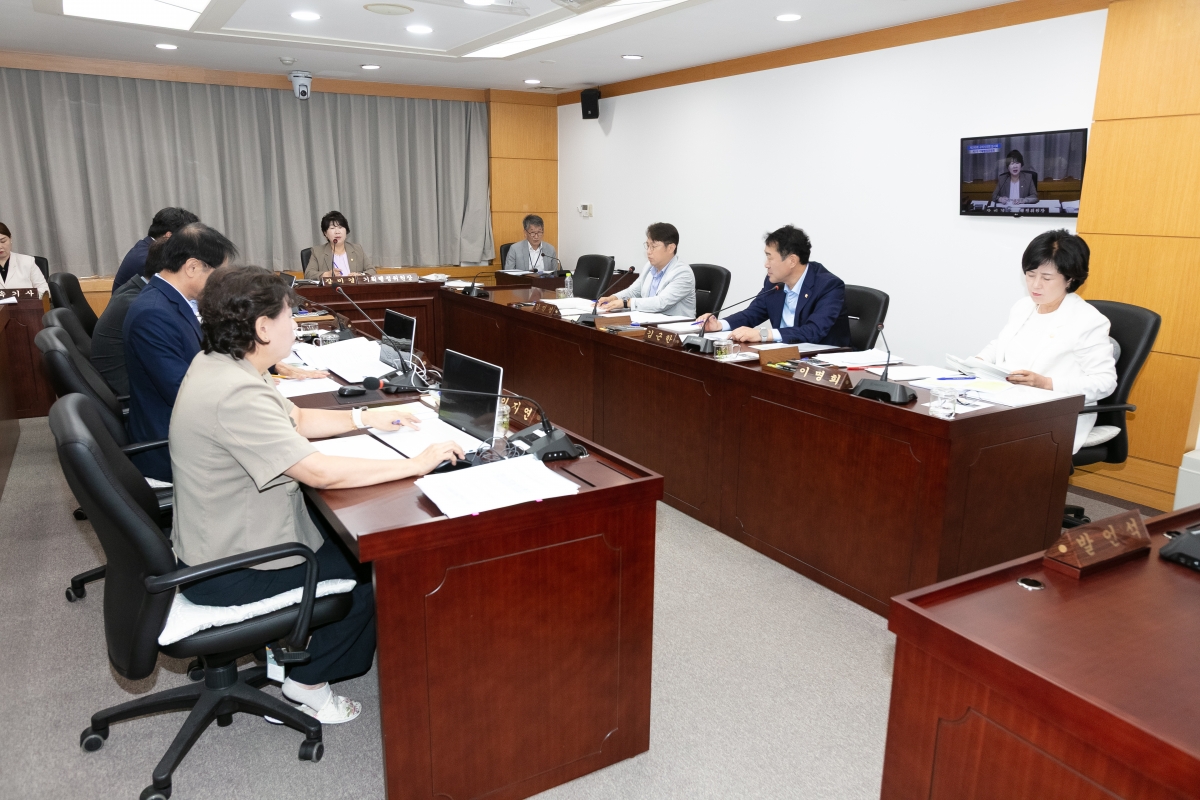 20250911-044[IMG_1635-제290회 임시회시 기획행정위원회 조례안 등 심사활동.jpg