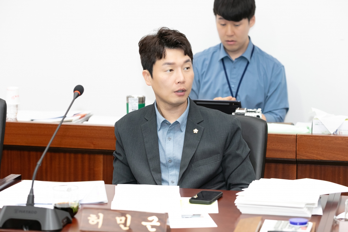 20250911-029[IMG_1586-제290회 임시회시 기획행정위원회 조례안 등 심사활동.jpg