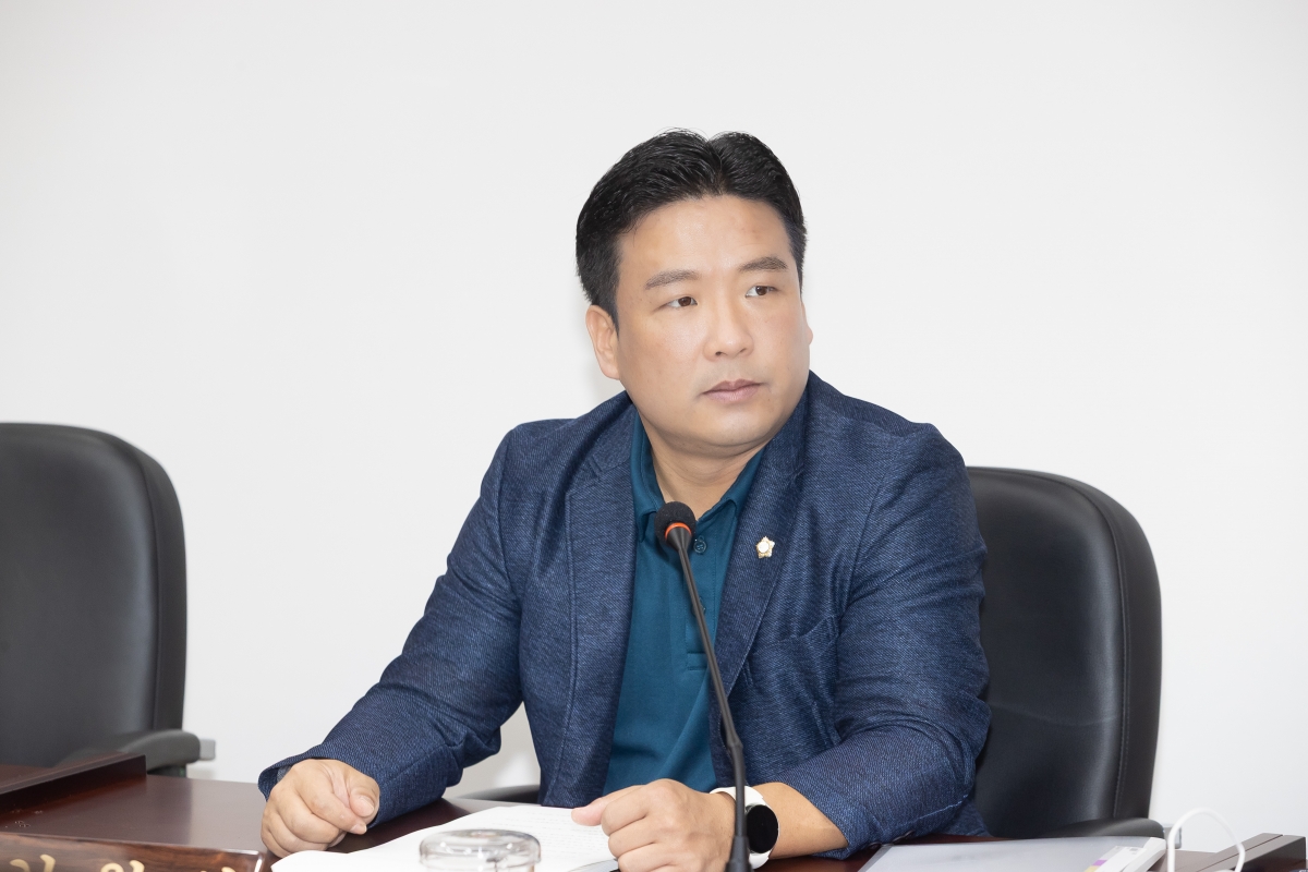 20250911-056[AMG_7368-제290회 임시회시 산업건설위원회 조례안 등 심사활동.jpg