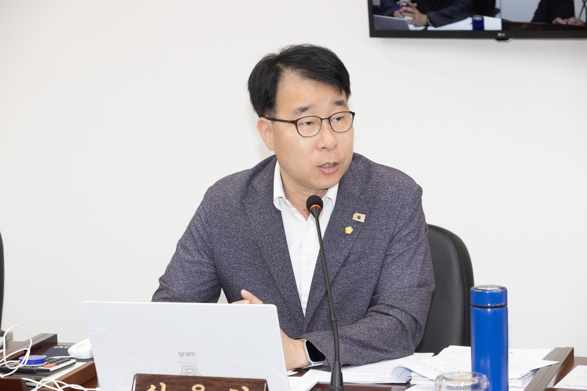 20250911-055[AMG_7366-제290회 임시회시 산업건설위원회 조례안 등 심사활동.jpg